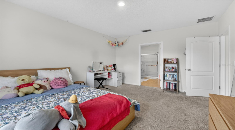 DAVENPORT, Florida 33897, 4 Bedrooms Bedrooms, ,2 BathroomsBathrooms,Residential,For Sale,FOX SQUIRREL,0,MFRO6377896