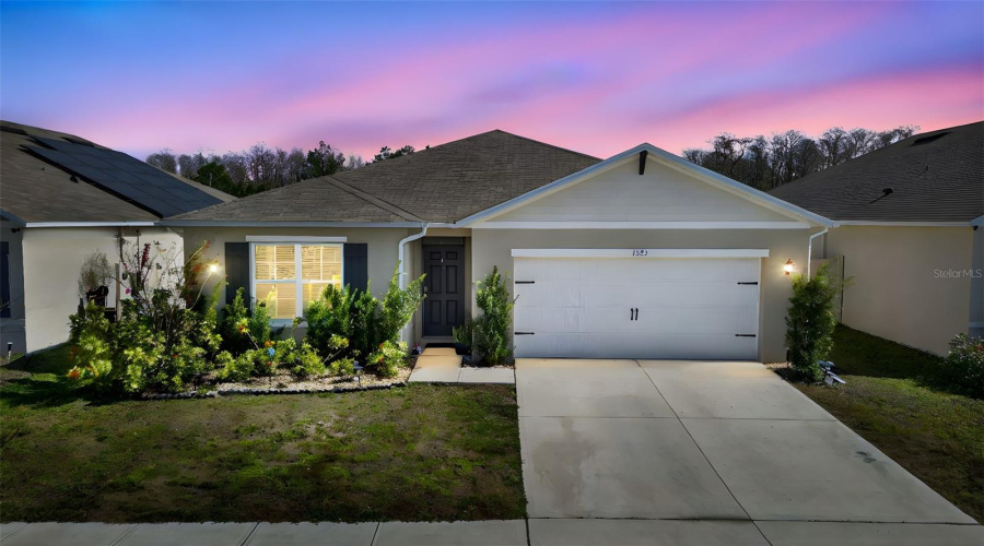 DAVENPORT, Florida 33897, 4 Bedrooms Bedrooms, ,2 BathroomsBathrooms,Residential,For Sale,FOX SQUIRREL,0,MFRO6377896