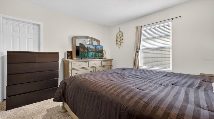 DAVENPORT, Florida 33897, 4 Bedrooms Bedrooms, ,2 BathroomsBathrooms,Residential,For Sale,FOX SQUIRREL,0,MFRO6377896