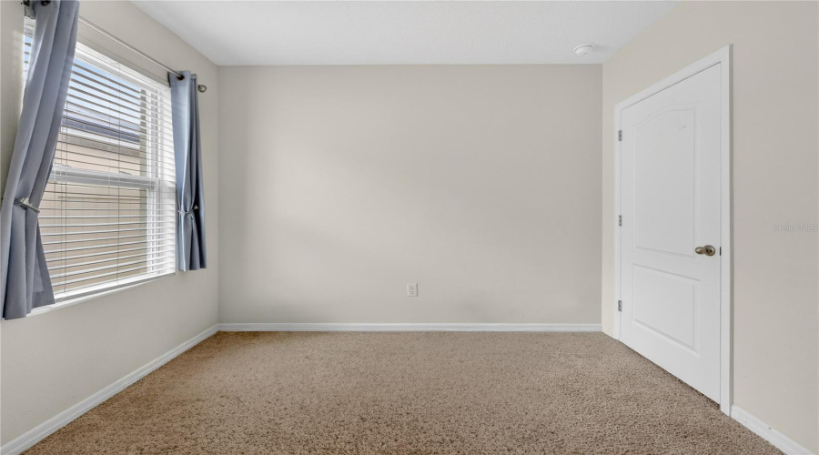 DAVENPORT, Florida 33897, 4 Bedrooms Bedrooms, ,2 BathroomsBathrooms,Residential,For Sale,FOX SQUIRREL,0,MFRO6377896