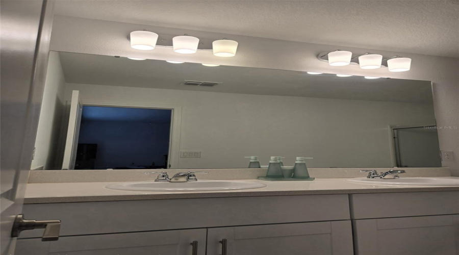 DAVENPORT, Florida 33837, 3 Bedrooms Bedrooms, ,2 BathroomsBathrooms,Residential,For Sale,PENGUIN,0,MFRS5141044