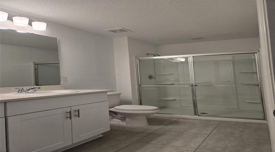 DAVENPORT, Florida 33837, 3 Bedrooms Bedrooms, ,2 BathroomsBathrooms,Residential,For Sale,PENGUIN,0,MFRS5141044