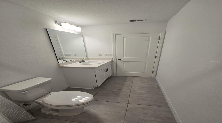 DAVENPORT, Florida 33837, 3 Bedrooms Bedrooms, ,2 BathroomsBathrooms,Residential,For Sale,PENGUIN,0,MFRS5141044