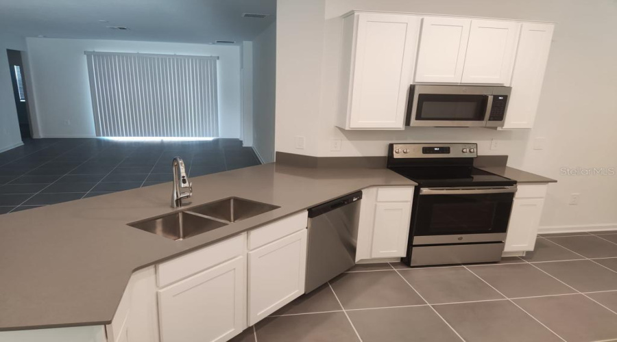 DAVENPORT, Florida 33837, 4 Bedrooms Bedrooms, ,3 BathroomsBathrooms,Residential,For Sale,JOHN JACOB,0,MFRS5142739