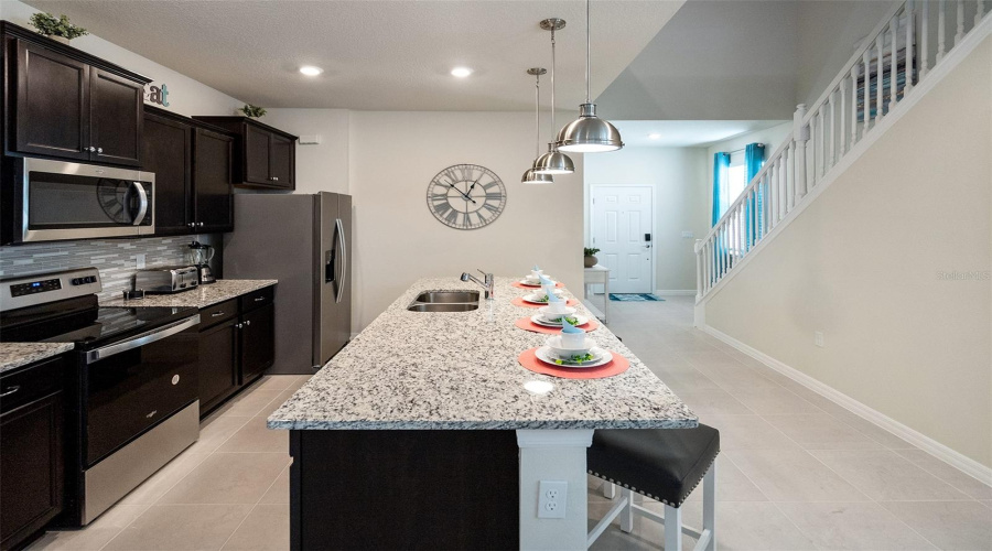 DAVENPORT, Florida 33897, 7 Bedrooms Bedrooms, ,5 BathroomsBathrooms,Residential,For Sale,LANA,0,MFRO6378042