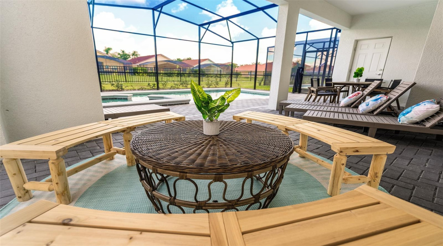 DAVENPORT, Florida 33897, 7 Bedrooms Bedrooms, ,5 BathroomsBathrooms,Residential,For Sale,LANA,0,MFRO6378042