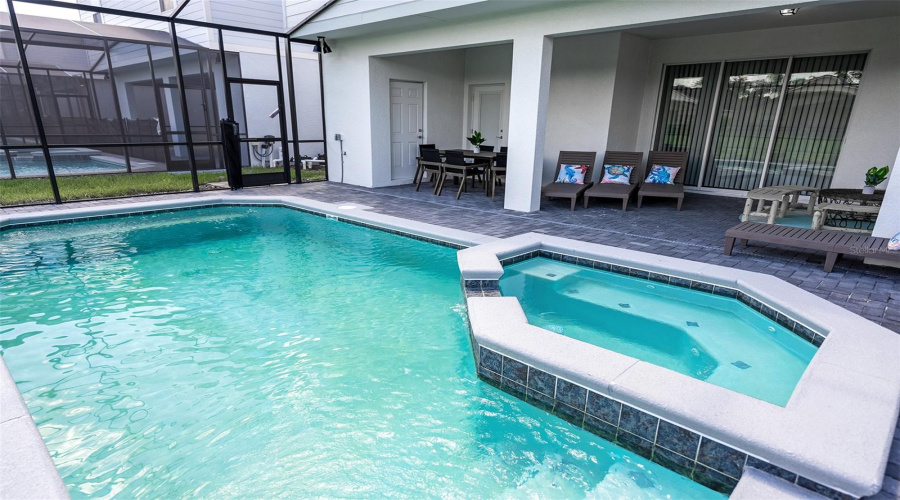 DAVENPORT, Florida 33897, 7 Bedrooms Bedrooms, ,5 BathroomsBathrooms,Residential,For Sale,LANA,0,MFRO6378042