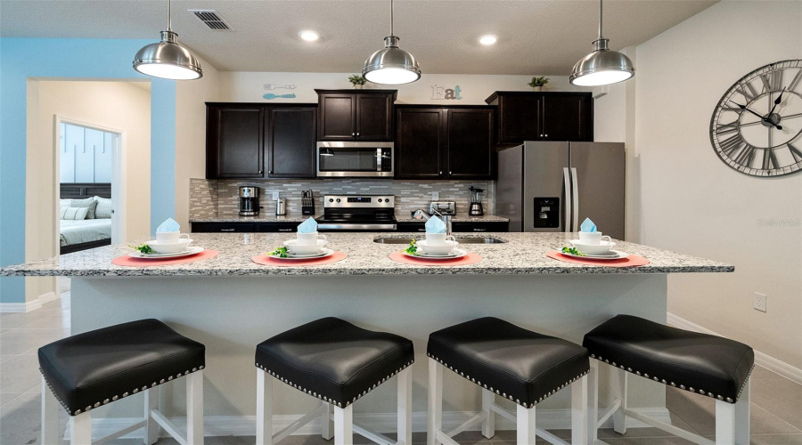 DAVENPORT, Florida 33897, 7 Bedrooms Bedrooms, ,5 BathroomsBathrooms,Residential,For Sale,LANA,0,MFRO6378042