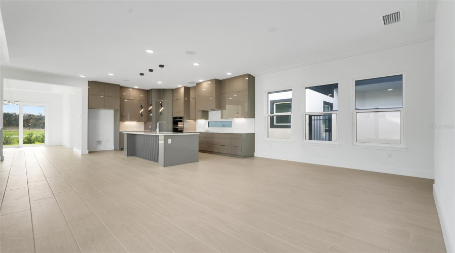 DAVENPORT, Florida 33837, 3 Bedrooms Bedrooms, ,3 BathroomsBathrooms,Residential,For Sale,KENSINGTON,0,MFRO6378045