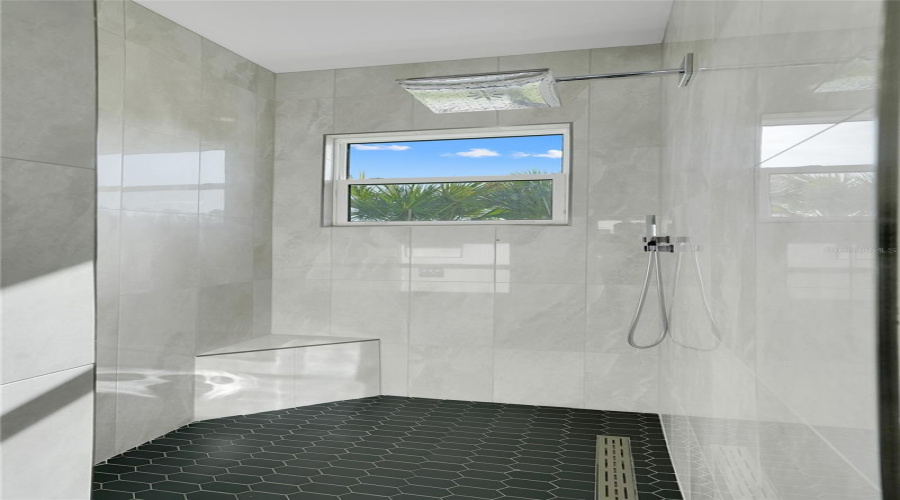 DAVENPORT, Florida 33837, 3 Bedrooms Bedrooms, ,3 BathroomsBathrooms,Residential,For Sale,KENSINGTON,0,MFRO6378045