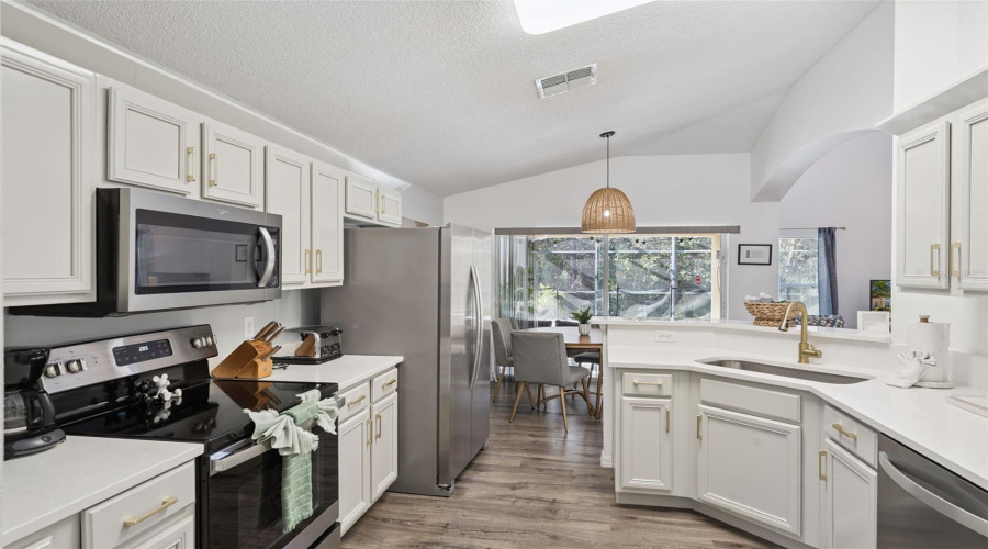 KISSIMMEE, Florida 34746, 5 Bedrooms Bedrooms, ,3 BathroomsBathrooms,Residential,For Sale,GOLDEN BEACH,0,MFRS5142740