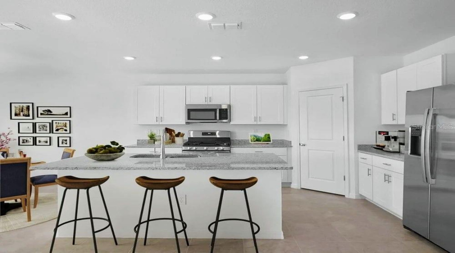 DAVENPORT, Florida 33897, 5 Bedrooms Bedrooms, ,3 BathroomsBathrooms,Residential,For Sale,COSTA BLANCA,0,MFRS5142752