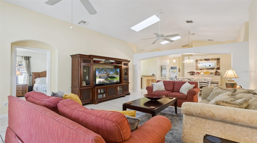 KISSIMMEE, Florida 34747, 6 Bedrooms Bedrooms, ,4 BathroomsBathrooms,Residential,For Sale,POMO,0,MFRS5142746