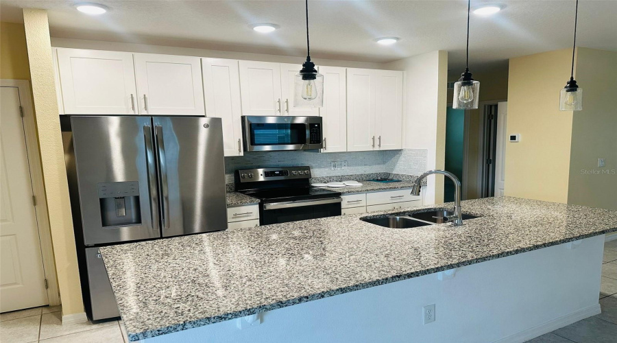 KISSIMMEE, Florida 34746, 3 Bedrooms Bedrooms, ,2 BathroomsBathrooms,Residential,For Sale,CANYON BREEZE,0,MFRO6378027