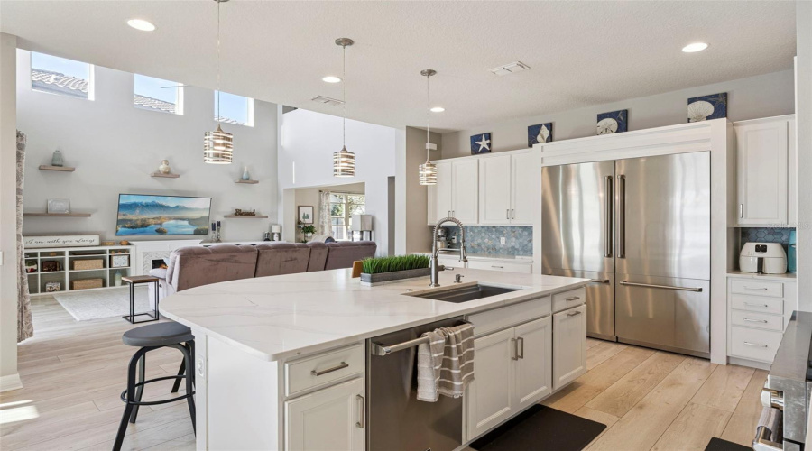 ORLANDO, Florida 32836, 4 Bedrooms Bedrooms, ,3 BathroomsBathrooms,Residential,For Sale,LEMON LAKE,0,MFRO6375590