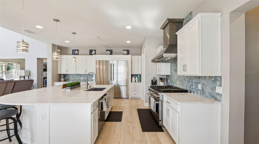 ORLANDO, Florida 32836, 4 Bedrooms Bedrooms, ,3 BathroomsBathrooms,Residential,For Sale,LEMON LAKE,0,MFRO6375590