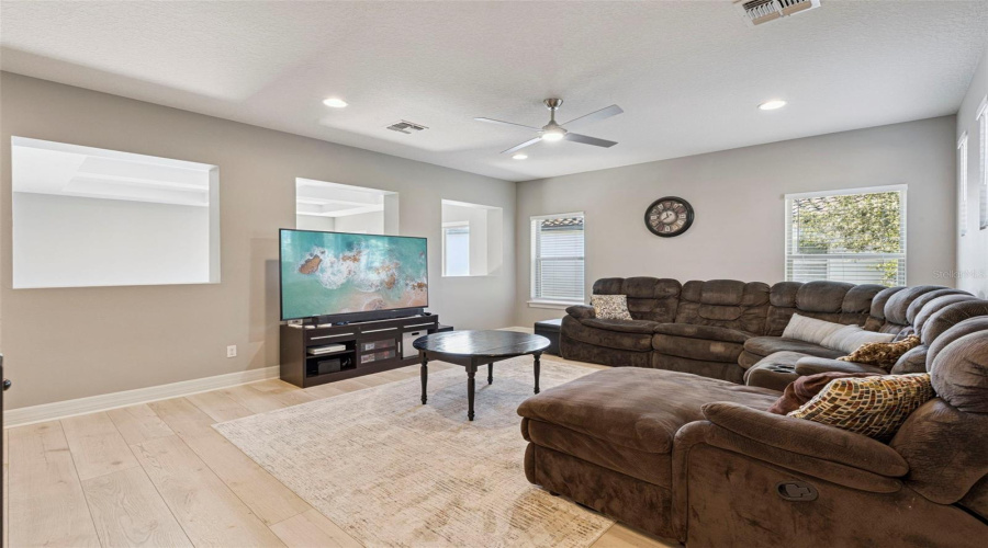 ORLANDO, Florida 32836, 4 Bedrooms Bedrooms, ,3 BathroomsBathrooms,Residential,For Sale,LEMON LAKE,0,MFRO6375590