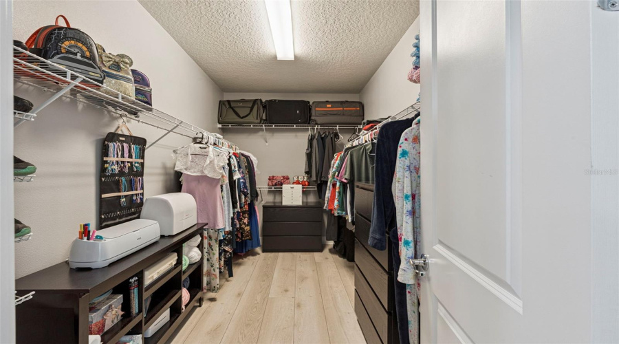 ORLANDO, Florida 32836, 4 Bedrooms Bedrooms, ,3 BathroomsBathrooms,Residential,For Sale,LEMON LAKE,0,MFRO6375590