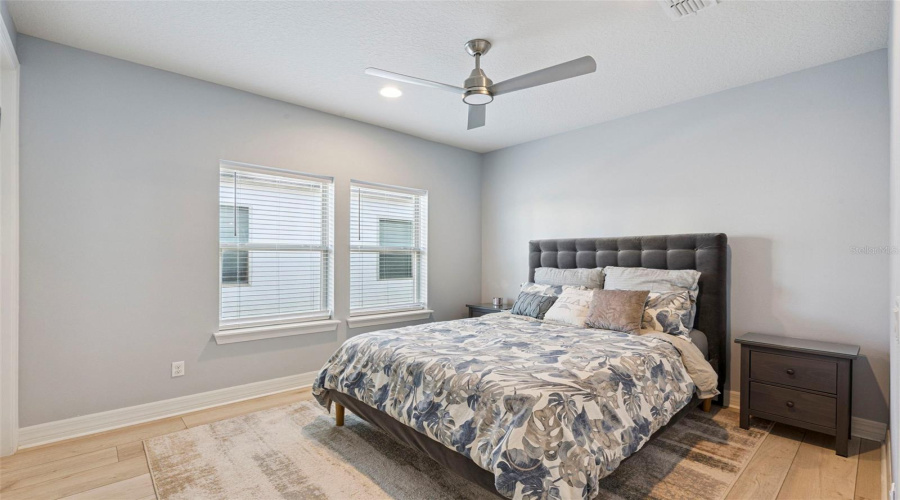 ORLANDO, Florida 32836, 4 Bedrooms Bedrooms, ,3 BathroomsBathrooms,Residential,For Sale,LEMON LAKE,0,MFRO6375590