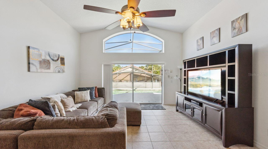 DAVENPORT, Florida 33837, 4 Bedrooms Bedrooms, ,3 BathroomsBathrooms,Residential,For Sale,ROSSO,0,MFRO6376151