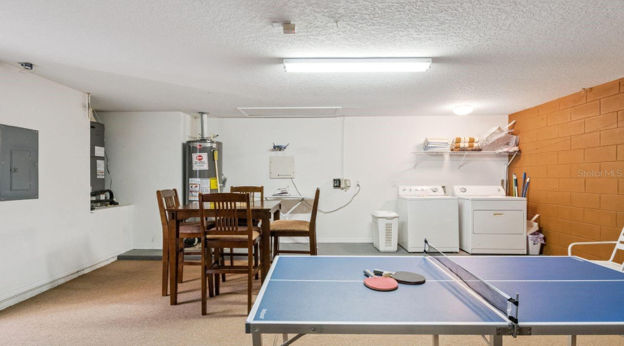 Garage/Game Room