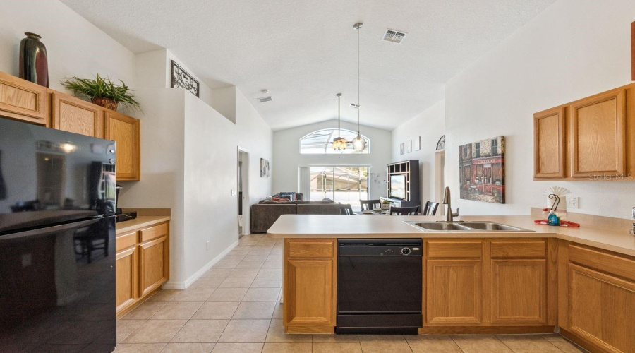 DAVENPORT, Florida 33837, 4 Bedrooms Bedrooms, ,3 BathroomsBathrooms,Residential,For Sale,ROSSO,0,MFRO6376151