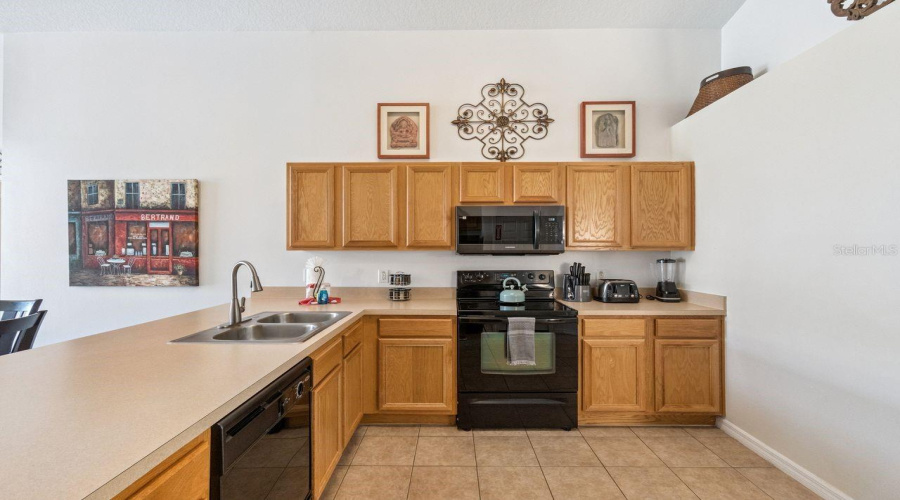 DAVENPORT, Florida 33837, 4 Bedrooms Bedrooms, ,3 BathroomsBathrooms,Residential,For Sale,ROSSO,0,MFRO6376151