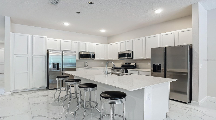 DAVENPORT, Florida 33837, 12 Bedrooms Bedrooms, ,11 BathroomsBathrooms,Residential,For Sale,BUTTERFLY ORCHID,0,MFRS5125097