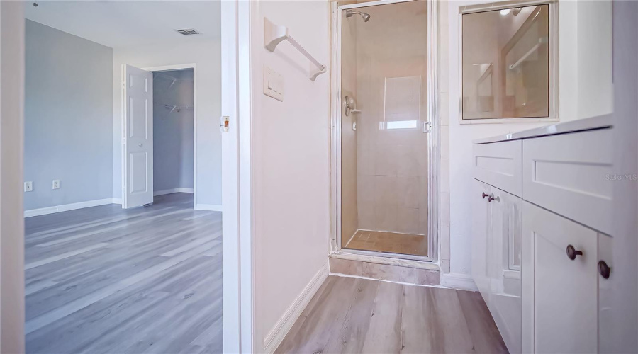 KISSIMMEE, Florida 34746, 3 Bedrooms Bedrooms, ,2 BathroomsBathrooms,Residential,For Sale,S BEACH CIRCLE,0,MFRS5138240