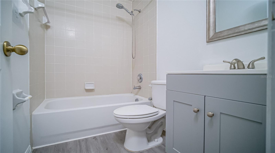 KISSIMMEE, Florida 34746, 3 Bedrooms Bedrooms, ,2 BathroomsBathrooms,Residential,For Sale,S BEACH CIRCLE,0,MFRS5138240