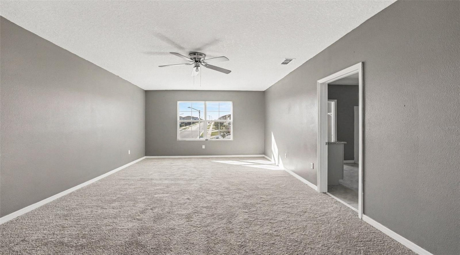 DAVENPORT, Florida 33837, 5 Bedrooms Bedrooms, ,3 BathroomsBathrooms,Residential,For Sale,SUGARWOOD,0,MFRTB8470294