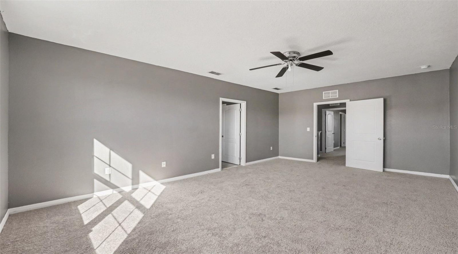 DAVENPORT, Florida 33837, 5 Bedrooms Bedrooms, ,3 BathroomsBathrooms,Residential,For Sale,SUGARWOOD,0,MFRTB8470294