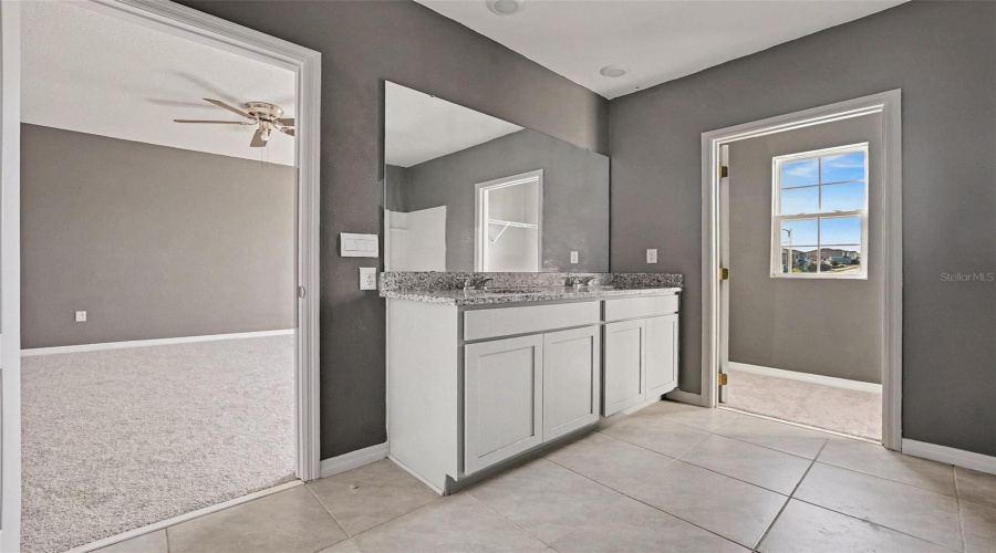 DAVENPORT, Florida 33837, 5 Bedrooms Bedrooms, ,3 BathroomsBathrooms,Residential,For Sale,SUGARWOOD,0,MFRTB8470294