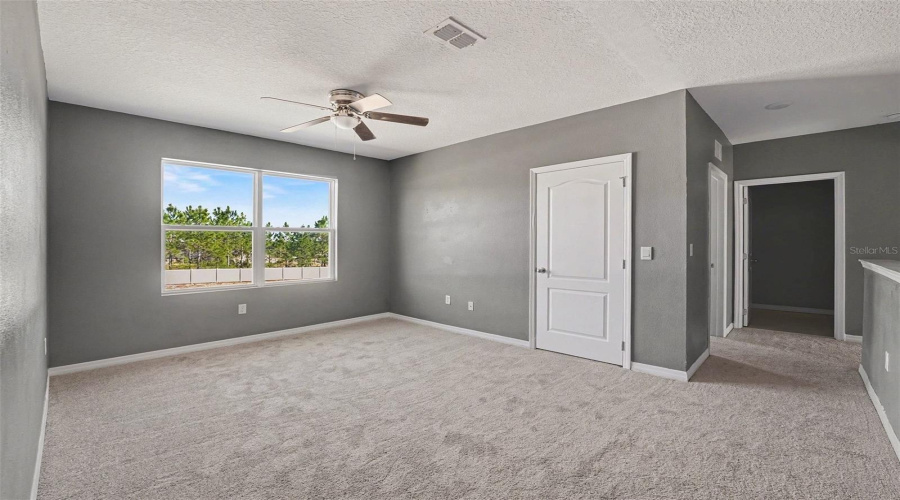 DAVENPORT, Florida 33837, 5 Bedrooms Bedrooms, ,3 BathroomsBathrooms,Residential,For Sale,SUGARWOOD,0,MFRTB8470294