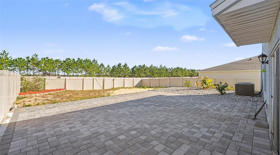 DAVENPORT, Florida 33837, 5 Bedrooms Bedrooms, ,3 BathroomsBathrooms,Residential,For Sale,SUGARWOOD,0,MFRTB8470294