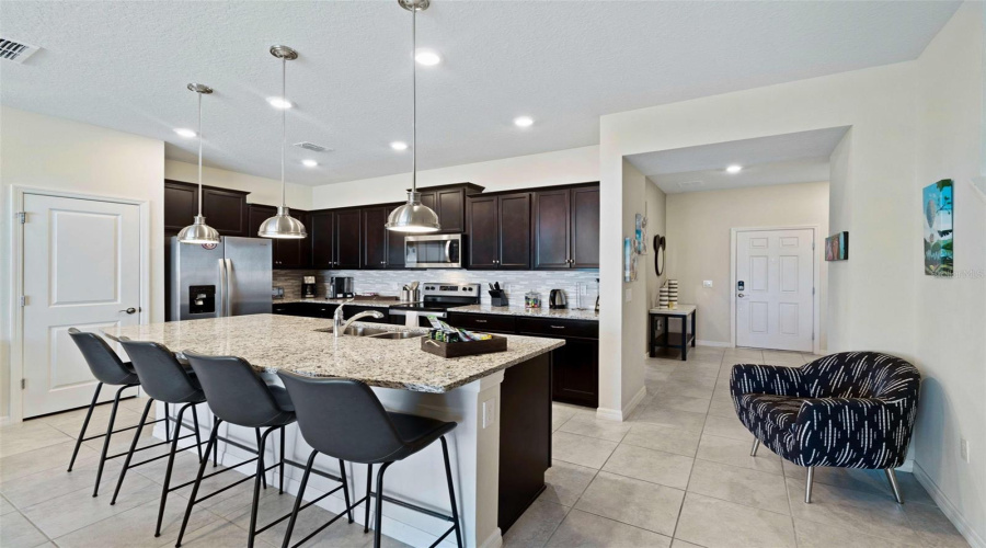 DAVENPORT, Florida 33897, 5 Bedrooms Bedrooms, ,4 BathroomsBathrooms,Residential,For Sale,JASMINE,0,MFRO6377051