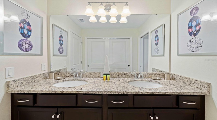 DAVENPORT, Florida 33897, 5 Bedrooms Bedrooms, ,4 BathroomsBathrooms,Residential,For Sale,JASMINE,0,MFRO6377051