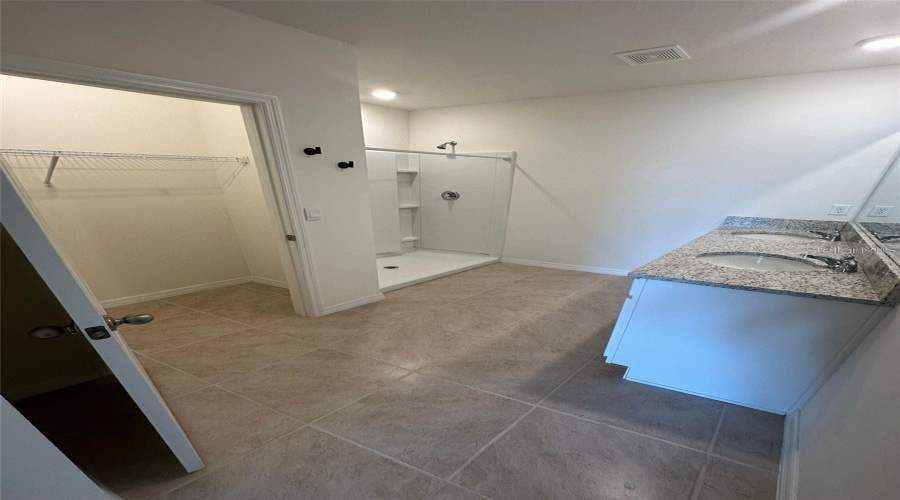 DAVENPORT, Florida 33837, 3 Bedrooms Bedrooms, ,2 BathroomsBathrooms,Residential,For Sale,BROOKLET,0,MFRO6376624