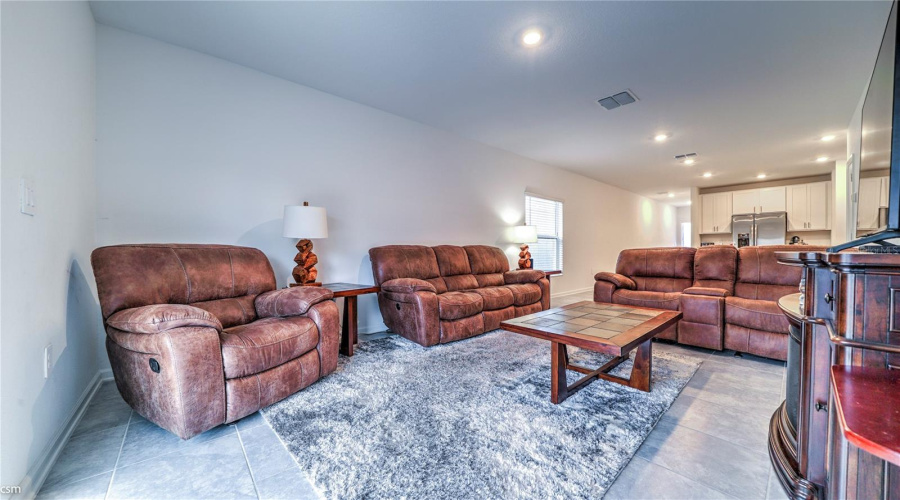 DAVENPORT, Florida 33837, 3 Bedrooms Bedrooms, ,2 BathroomsBathrooms,Residential,For Sale,WHITE WATER,0,MFRS5142406