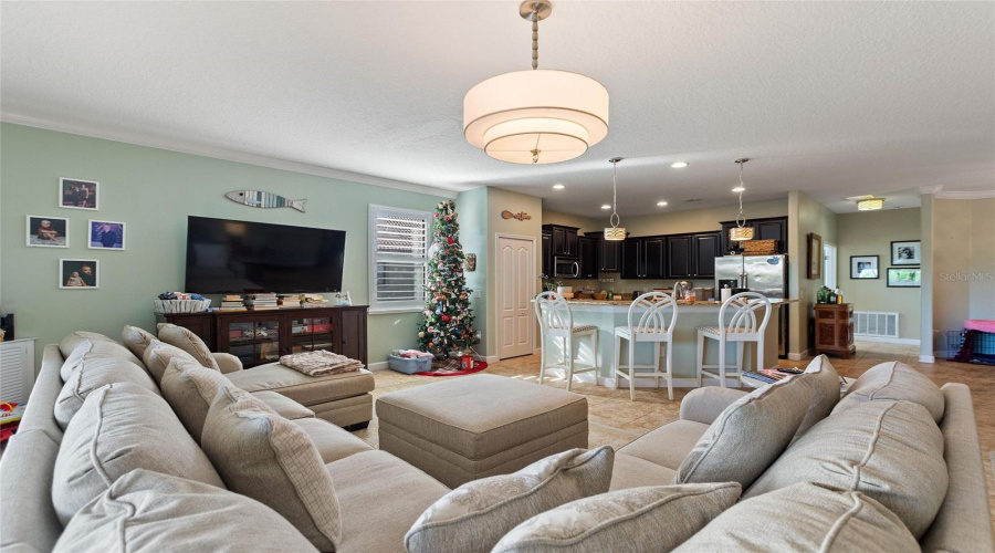 DAVENPORT, Florida 33896, 4 Bedrooms Bedrooms, ,2 BathroomsBathrooms,Residential,For Sale,DOLPHIN HEAD,0,MFRS5142741