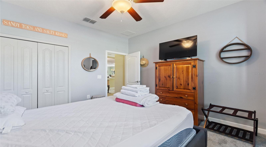 DAVENPORT, Florida 33896, 4 Bedrooms Bedrooms, ,2 BathroomsBathrooms,Residential,For Sale,DOLPHIN HEAD,0,MFRS5142741