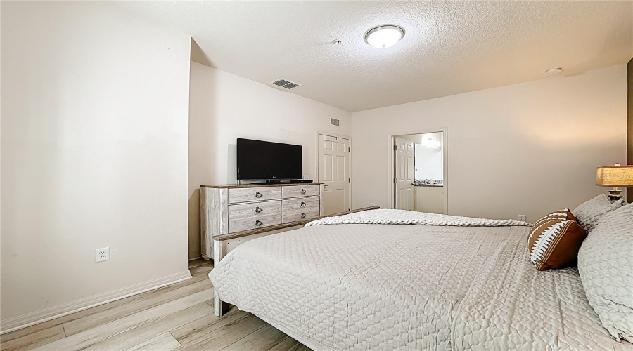 KISSIMMEE, Florida 34747, 3 Bedrooms Bedrooms, ,2 BathroomsBathrooms,Residential,For Sale,SHINE,0,MFRO6377697