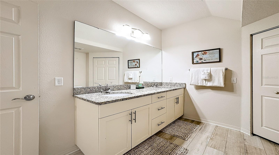 KISSIMMEE, Florida 34747, 3 Bedrooms Bedrooms, ,2 BathroomsBathrooms,Residential,For Sale,SHINE,0,MFRO6377697