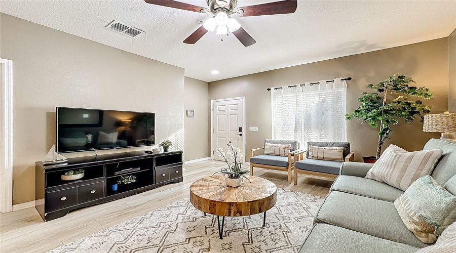 KISSIMMEE, Florida 34747, 3 Bedrooms Bedrooms, ,2 BathroomsBathrooms,Residential,For Sale,SHINE,0,MFRO6377697