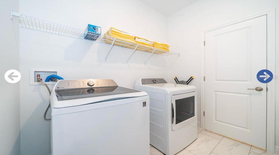 KISSIMMEE, Florida 34746, 5 Bedrooms Bedrooms, ,5 BathroomsBathrooms,Residential,For Sale,RHYME,0,MFRO6377925