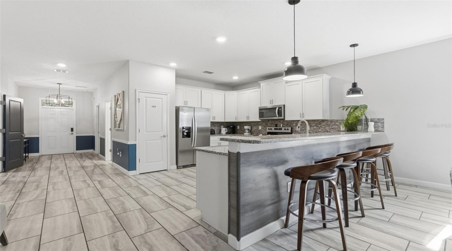 DAVENPORT, Florida 33896, 8 Bedrooms Bedrooms, ,5 BathroomsBathrooms,Residential,For Sale,ROLLING FAIRWAY,0,MFRTB8470717