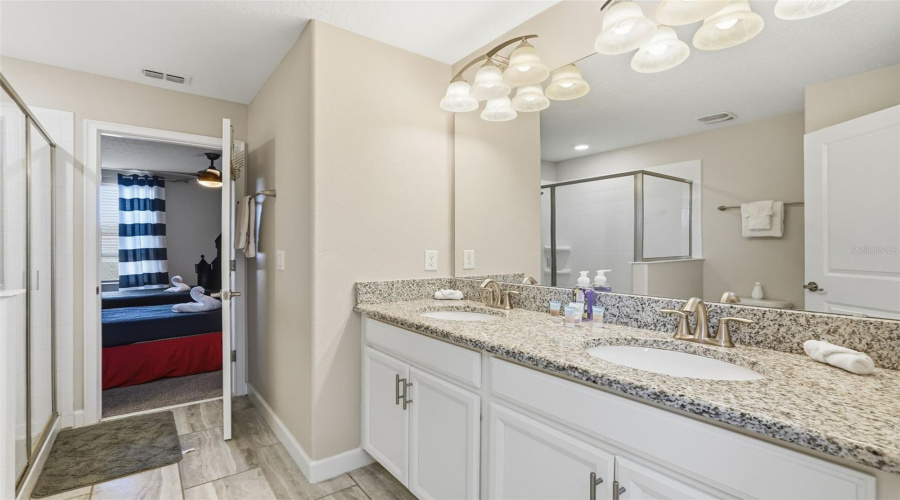 DAVENPORT, Florida 33896, 8 Bedrooms Bedrooms, ,5 BathroomsBathrooms,Residential,For Sale,ROLLING FAIRWAY,0,MFRTB8470717