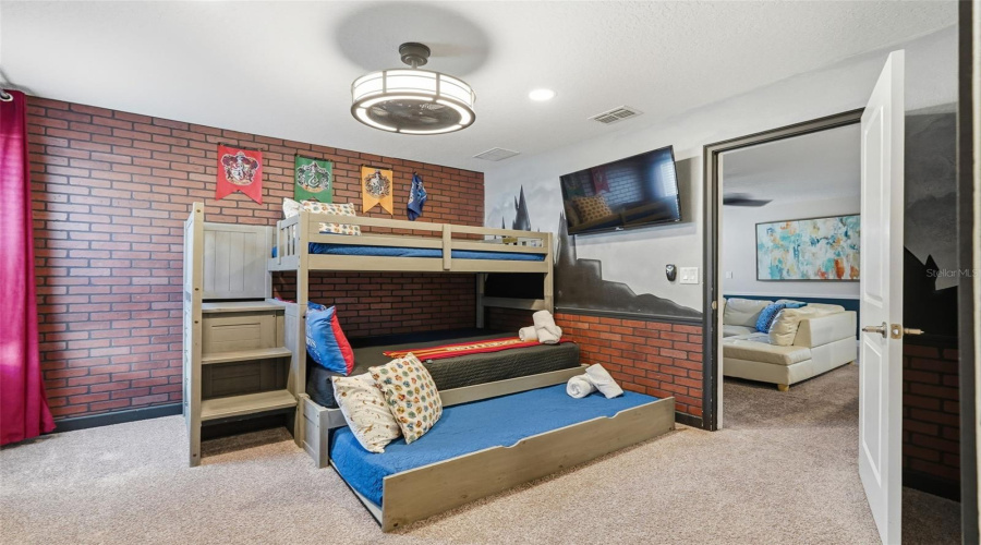 DAVENPORT, Florida 33896, 8 Bedrooms Bedrooms, ,5 BathroomsBathrooms,Residential,For Sale,ROLLING FAIRWAY,0,MFRTB8470717