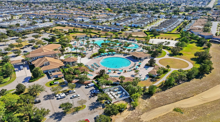 DAVENPORT, Florida 33896, 8 Bedrooms Bedrooms, ,5 BathroomsBathrooms,Residential,For Sale,ROLLING FAIRWAY,0,MFRTB8470717