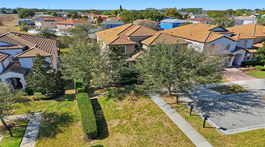 DAVENPORT, Florida 33896, 8 Bedrooms Bedrooms, ,5 BathroomsBathrooms,Residential,For Sale,ROLLING FAIRWAY,0,MFRTB8470717